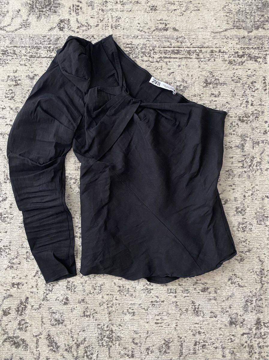 Zara Tops: Haut asymétrique ZARA, S – Gebraucht aus Bussigny von cac_q2c6 1