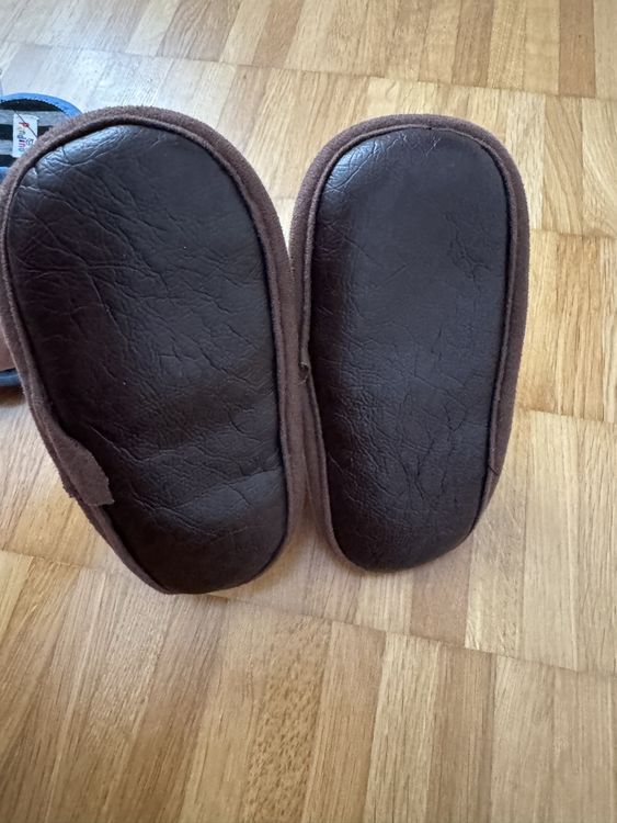 Chaussures garçon: 2 Paar Kinder Hausschuhe Gr. 27 – D'occasion à Jona par Good_luck_ 2