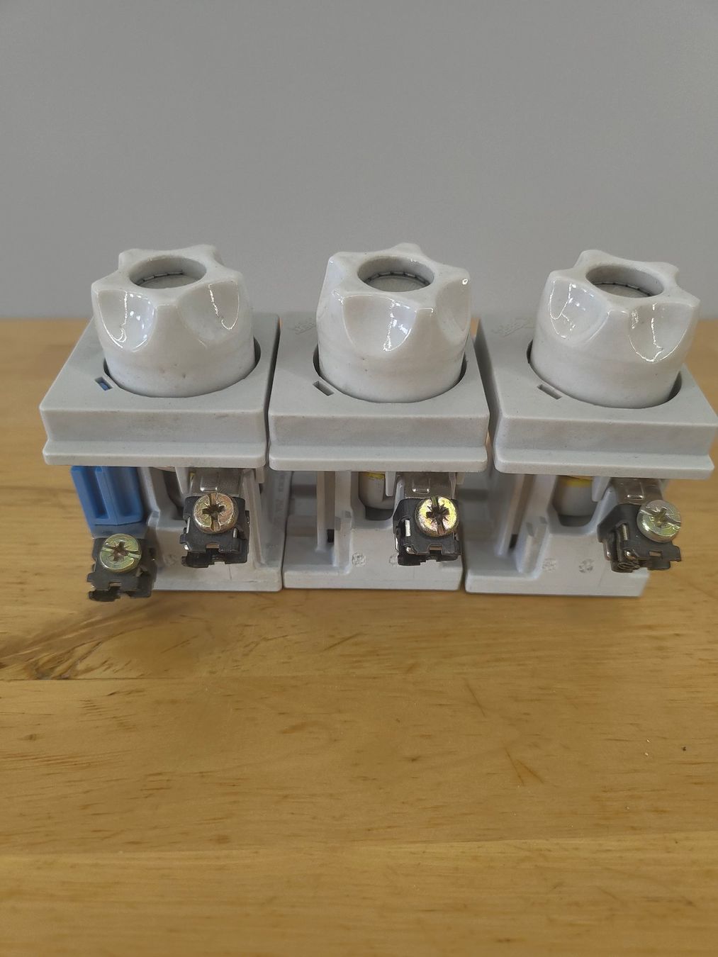Hager Alimentazione elettrica: Weber Sicherungselemente 3 Stück – Usato da Emmenbrücke venduto da BlSi