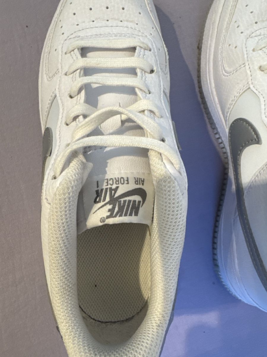 Scarpe da uomo: Nike Air Force 1 blanches comme neuves - Taille 36,5 – Nuovo (secondo la descrizione) da Blonay venduto da Celuna 2
