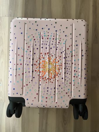 Handgepäck Koffer rosa mit Steinen verziert