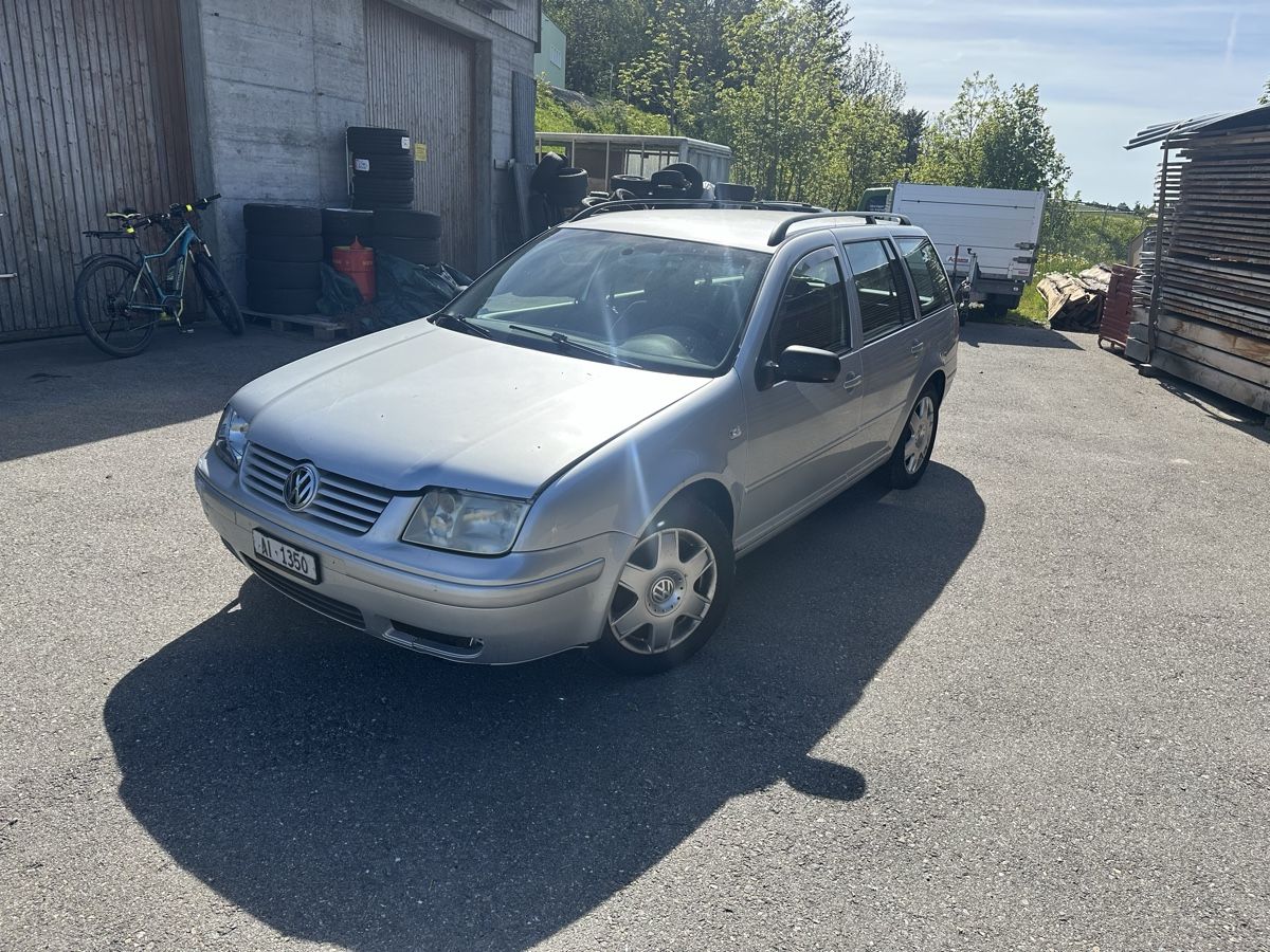 VW Automobili: VW Bora Variant TDI 4Motion, – Usato da Oberegg venduto da jes_25ys