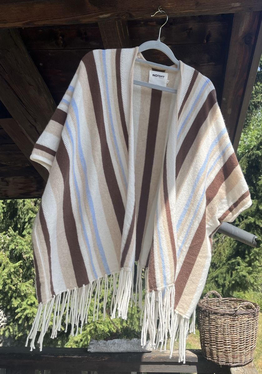 Autres vêtements femmes: Poncho Notshy cachemire – Neuf (Voir description) à Ovronnaz par fra_n8h8