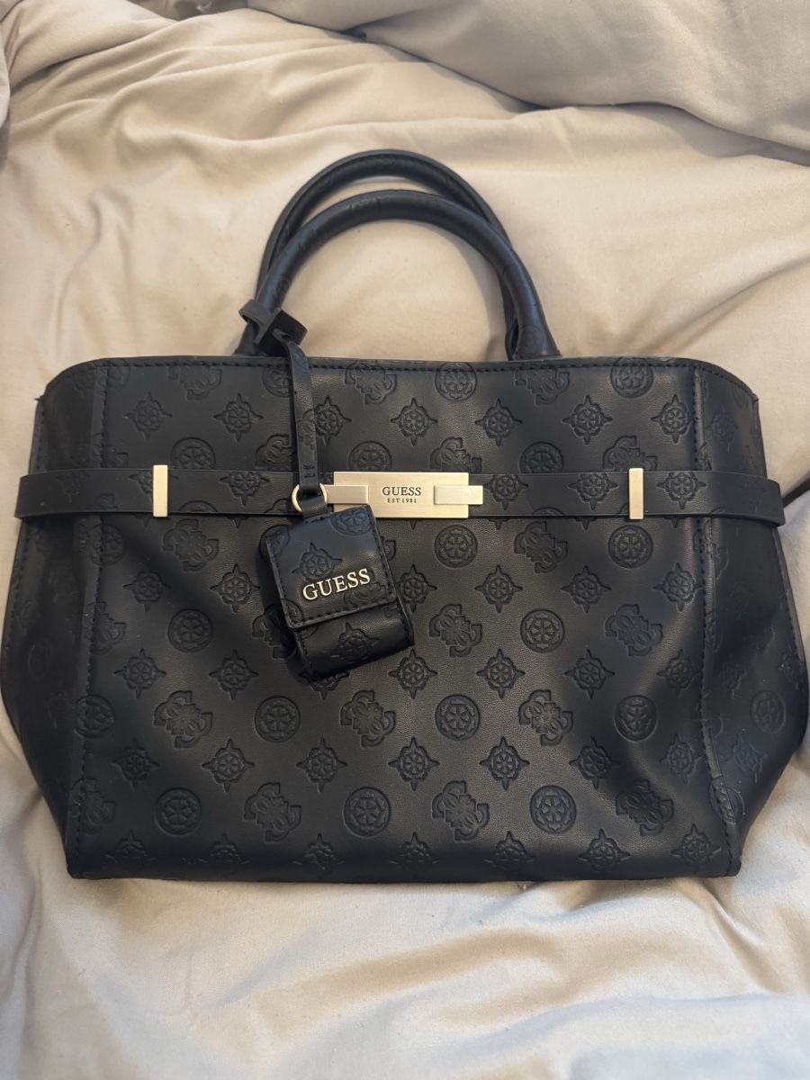 Guess Borse da donna: Guess Handtasche, schwarz – Usato da Neuenegg venduto da mel_5pnq