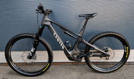 Canyon Spectral:ON CF8 Carbon | 900 Wh |Top-Zustand