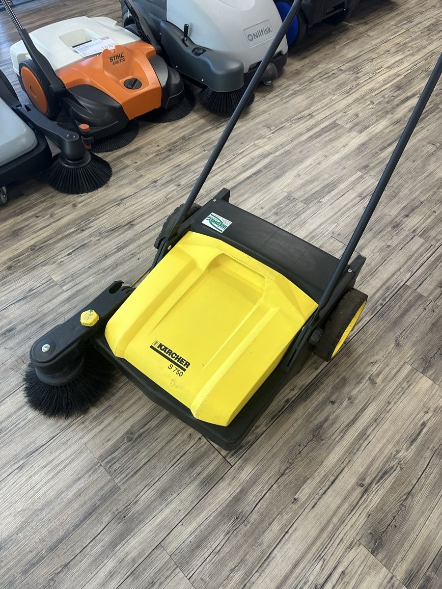 Kärcher Alle Maschinen: Kärcher Kehrmaschine S 750 – Gebraucht aus Malters von BachBrun 2