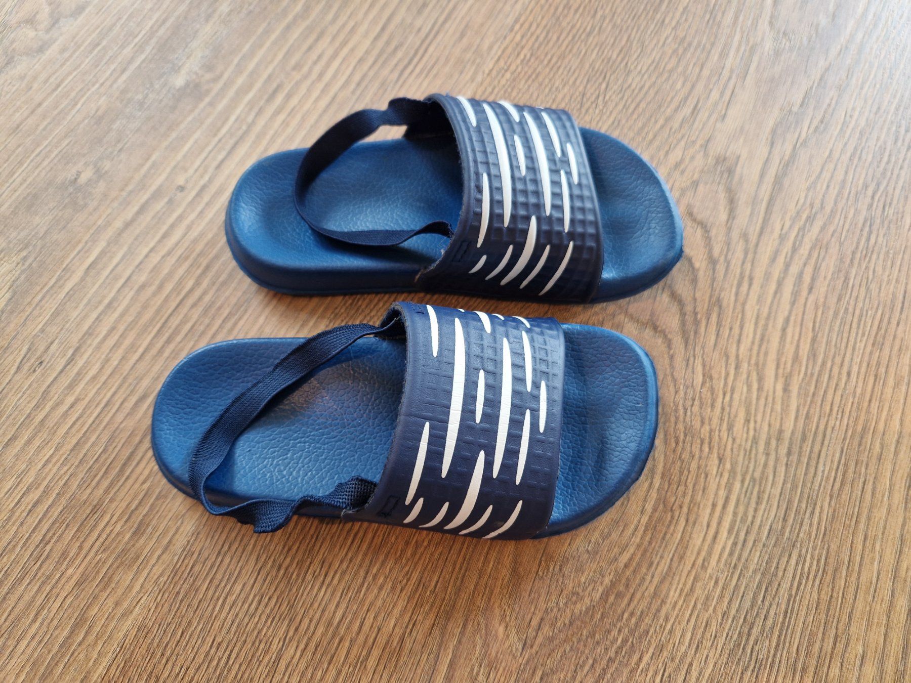 Scarpe per ragazzi: Badeschuhe, Slider mit Gummiband Gr. 26 – Usato da Nebikon venduto da Japostyle 4