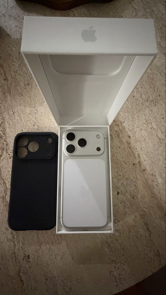 Apple Handys / Smartphones: iPhone 17 pro 256gb Neuf / Neu – Neu und originalverpackt aus Sion von N__V 2