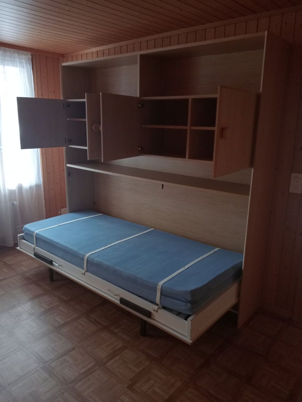 Letti: Schrank mit ausklappbarem Gästebett – Usato da Spiez venduto da iaqob 1