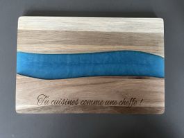 Planche à découper en bois. Neuve jamais utilisée