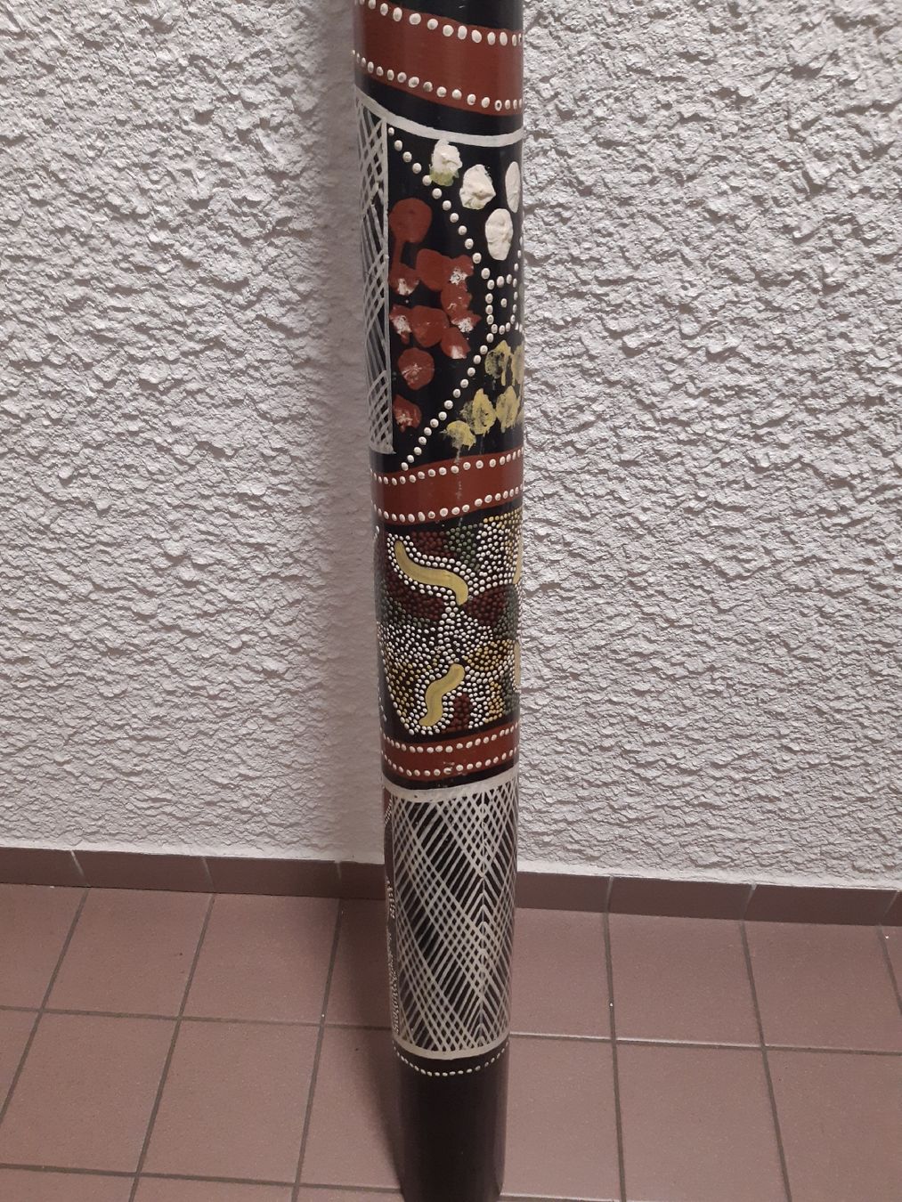 Strumenti musicali: BEAU DIDGERIDOO très décoré. H.:1,20m – Nuovo (secondo la descrizione) da Genève venduto da dieudedieu