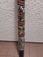 BEAU DIDGERIDOO très décoré. H.:1,20m