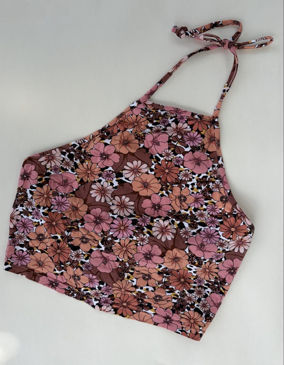 Tezenis Top: Tezenis Halterneck Top – Usato da Zürich venduto da leaena.st