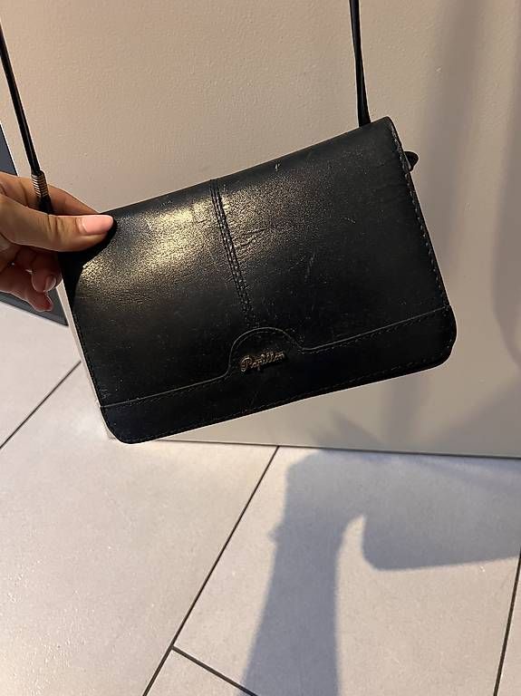 Autres vêtements & accessoires: Borsa di pelle a tracolla – D'occasion à Tenero par loa_7m8d 2