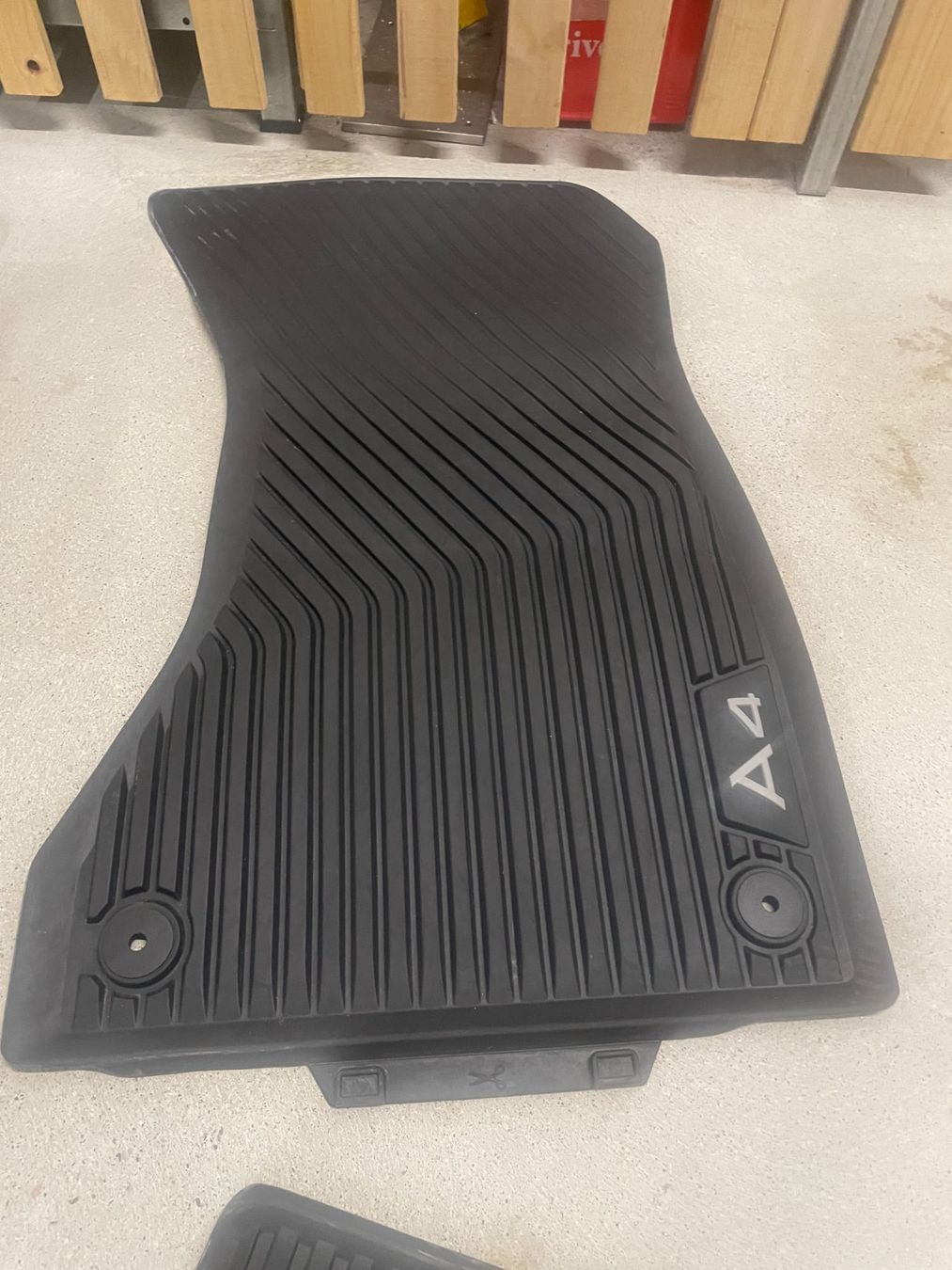 Tappeti & Tappetini: Audi A4 B9 Gummimatten Winter – Usato da Oberwil BL venduto da max_dw88 3