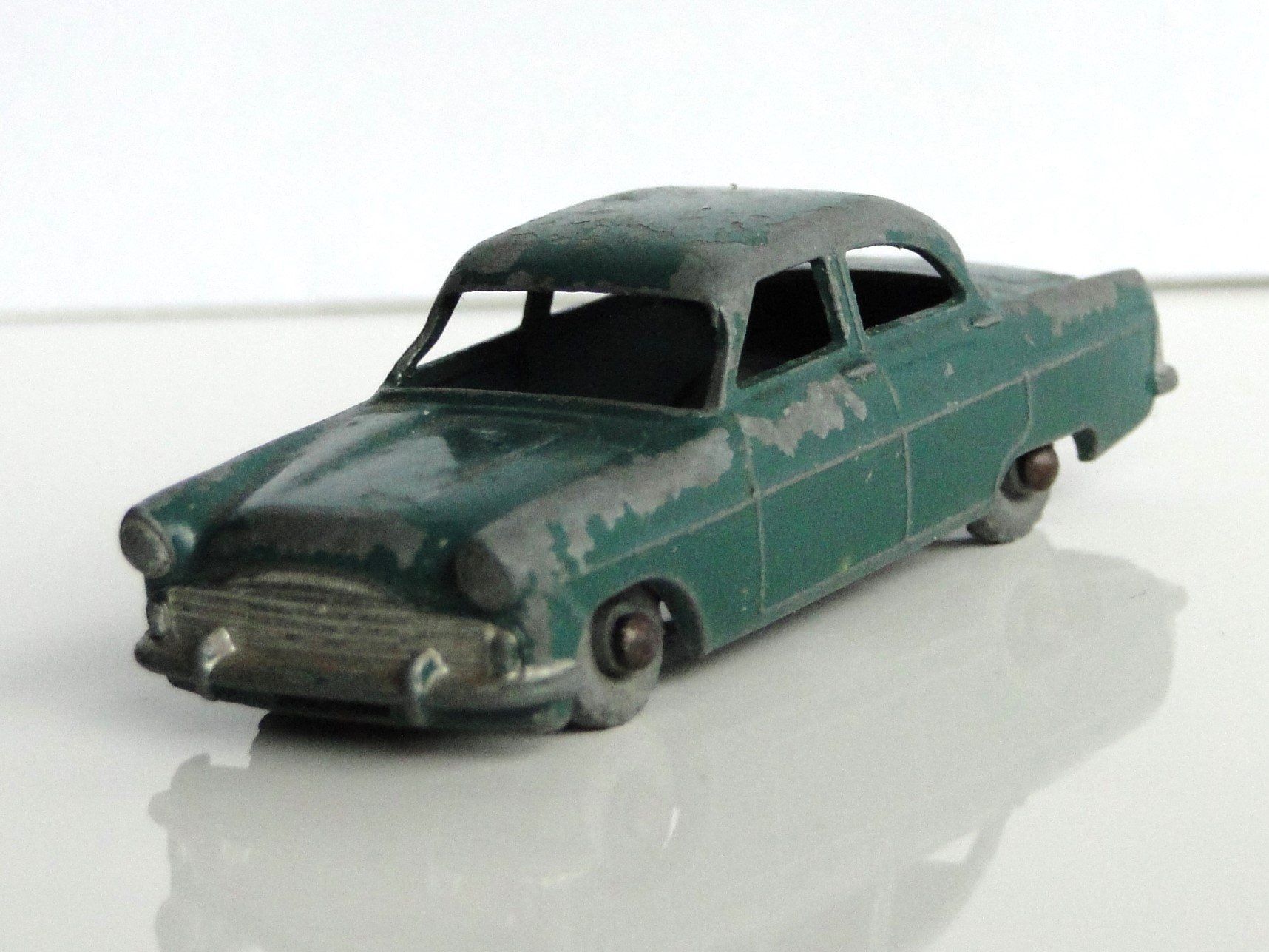 Matchbox Modellini d'auto: MATCHBOX LESNEY - Ford Zodiac Nr. 33A – Usato da Killwangen venduto da cyrano56