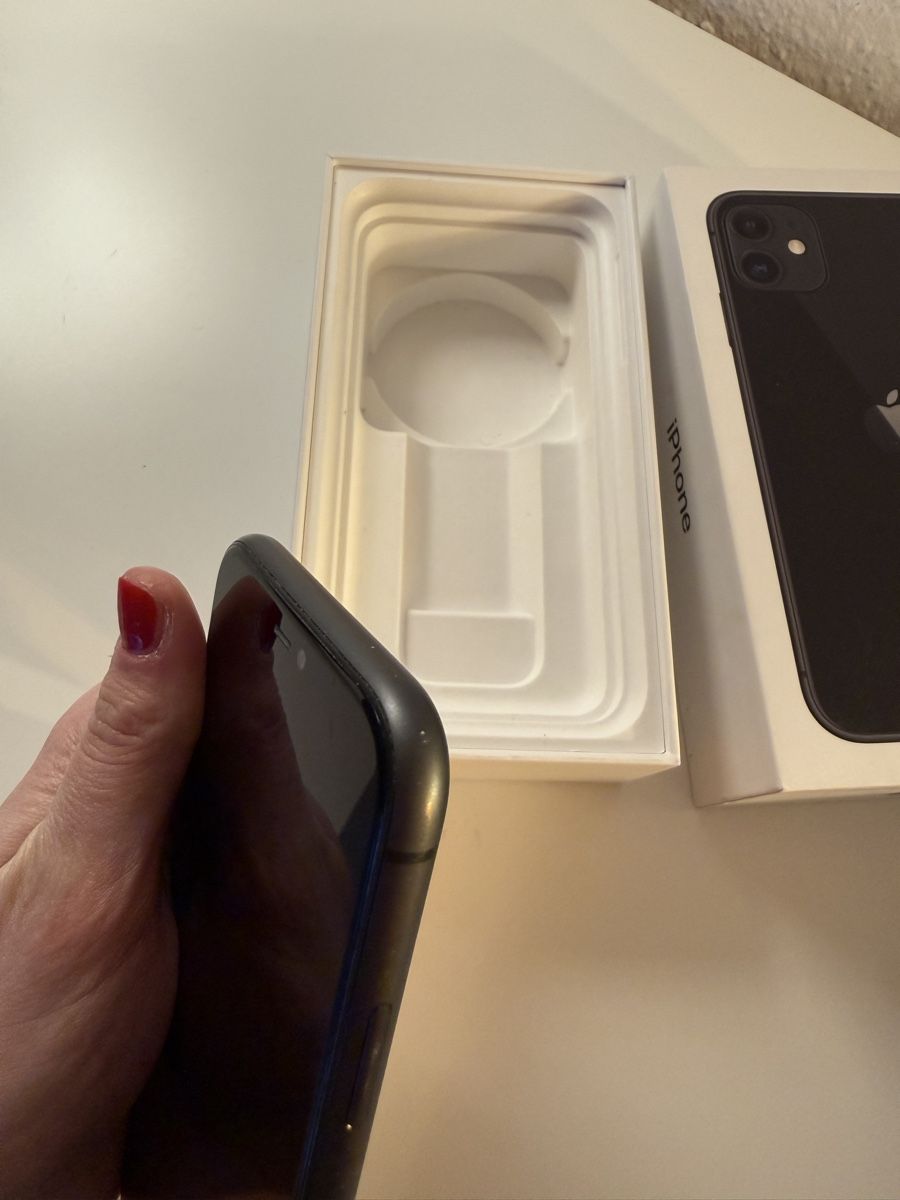 Apple Handys / Smartphones: I Phone 11. 128GB gebraucht. – Gebraucht aus Allschwil von thankslove 4