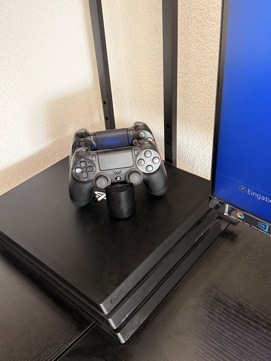 Sony Konsolen: PlayStation 4 PRO 1TB – Gebraucht aus St. Gallen von ose_mz5q