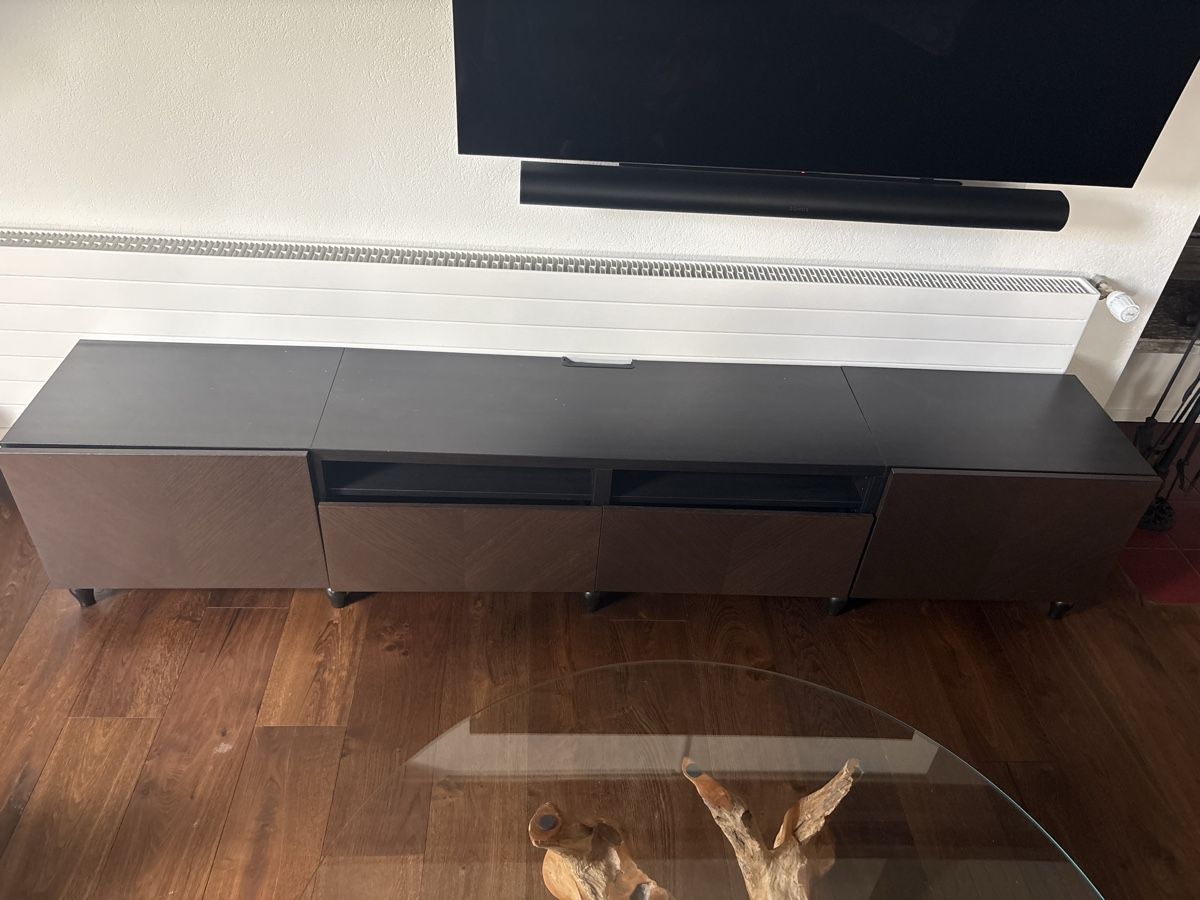 Ikea Mobili TV: Fernsehmöbel – Usato da Winkel venduto da SeviBuechi89