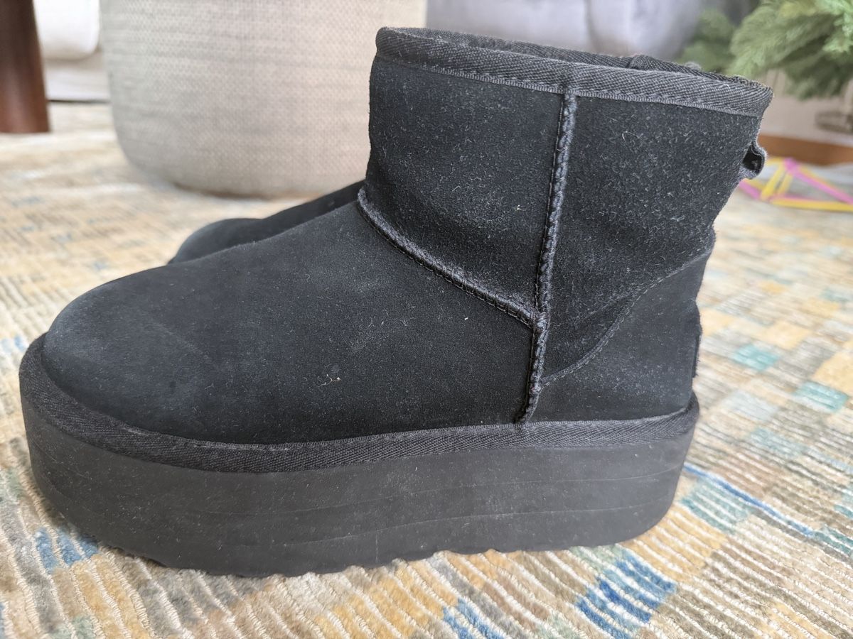 Ugg Herrenschuhe: Ugg Boots - Black - Size 38 - Platform - Cosy Winter! – Gebraucht aus Zürich von kas_g26m