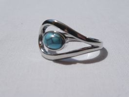 Silberfarbener Ring mit synth. Türkis, Gr. 53 (16.9mm) / NEU