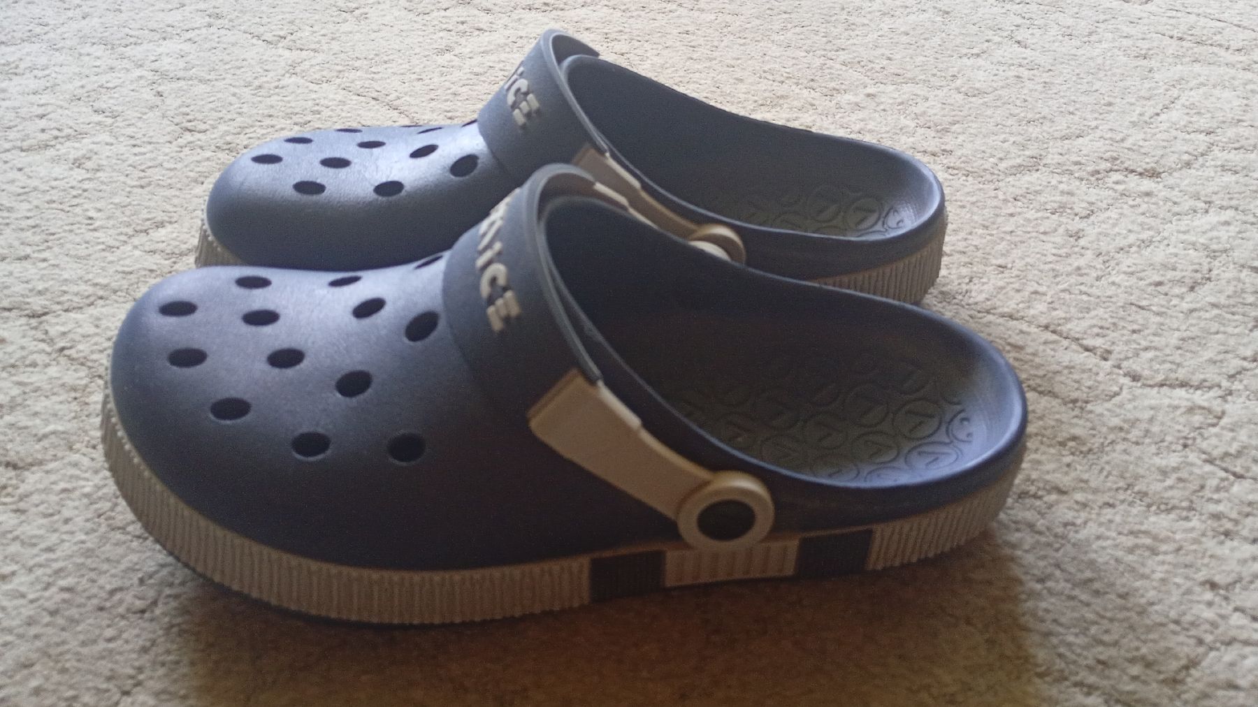 Chaussures hommes: Clogs Gr. 43 – D'occasion à melchtal par strickerin 1