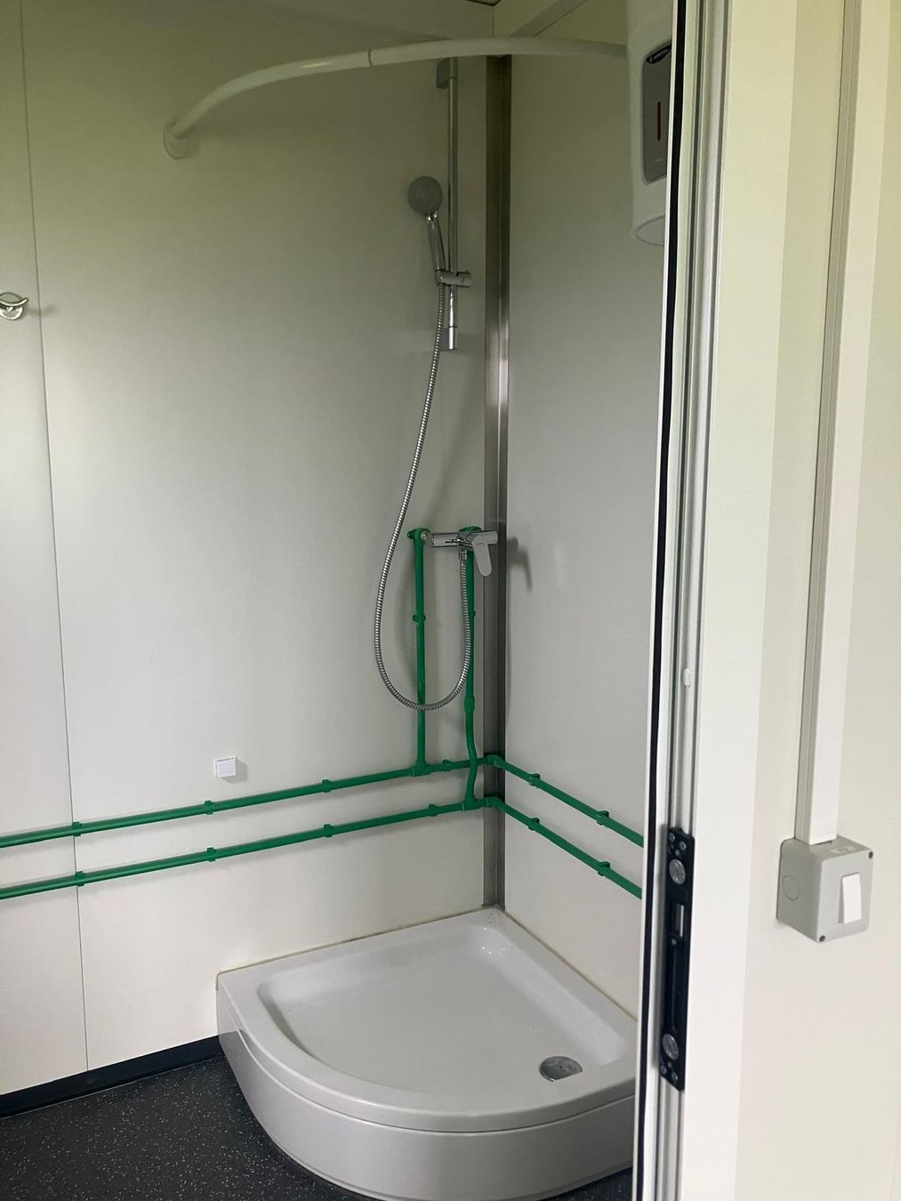 Conteneurs de construction: Container, Wohncontainer, Provisorium, tiny house – D'occasion à Galgenen par contdeluxe 3