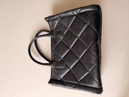 schwarze Tasche