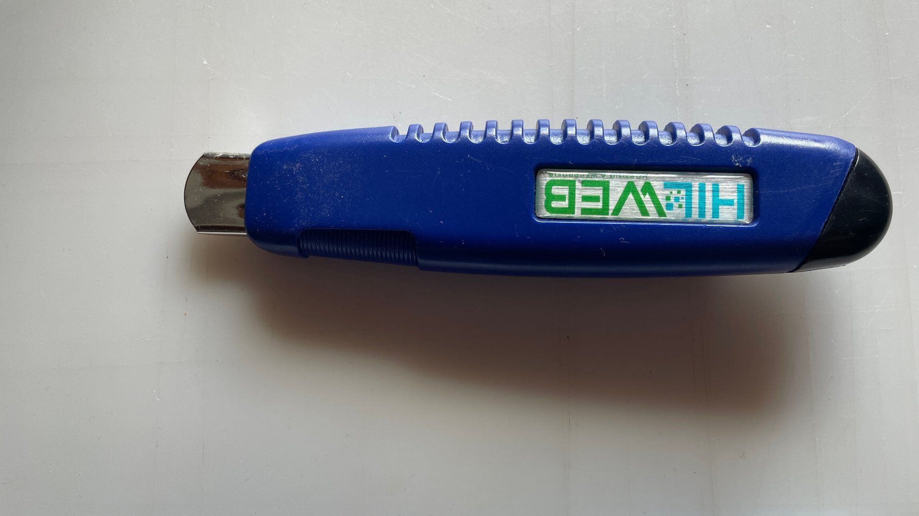 Accessori: Neues, blaues Teppichmesser - Vielseitig einsetzbar! – Usato da Glattfelden venduto da cybermaxx 1