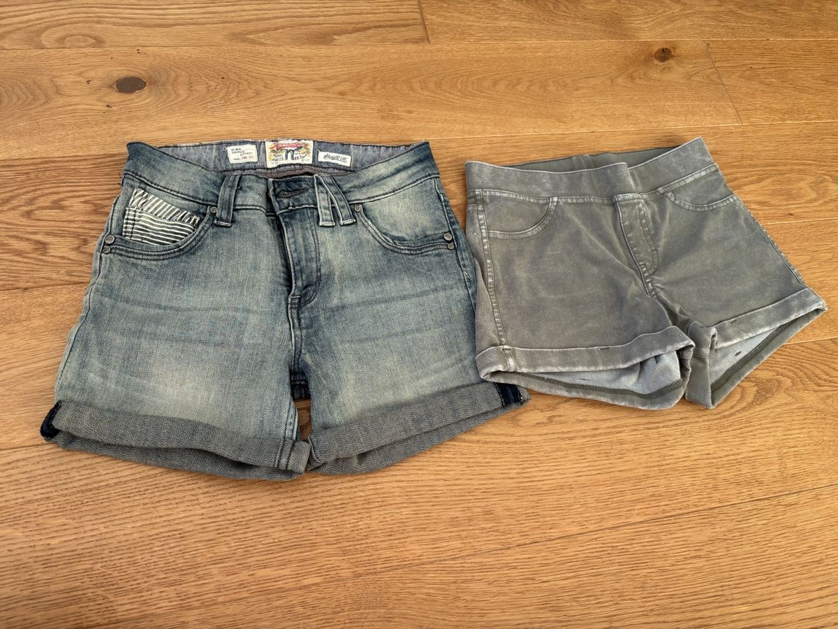 Lotti & Set di vestiti: Kurze Hosen 146 – Usato da Adligenswil venduto da ZGB