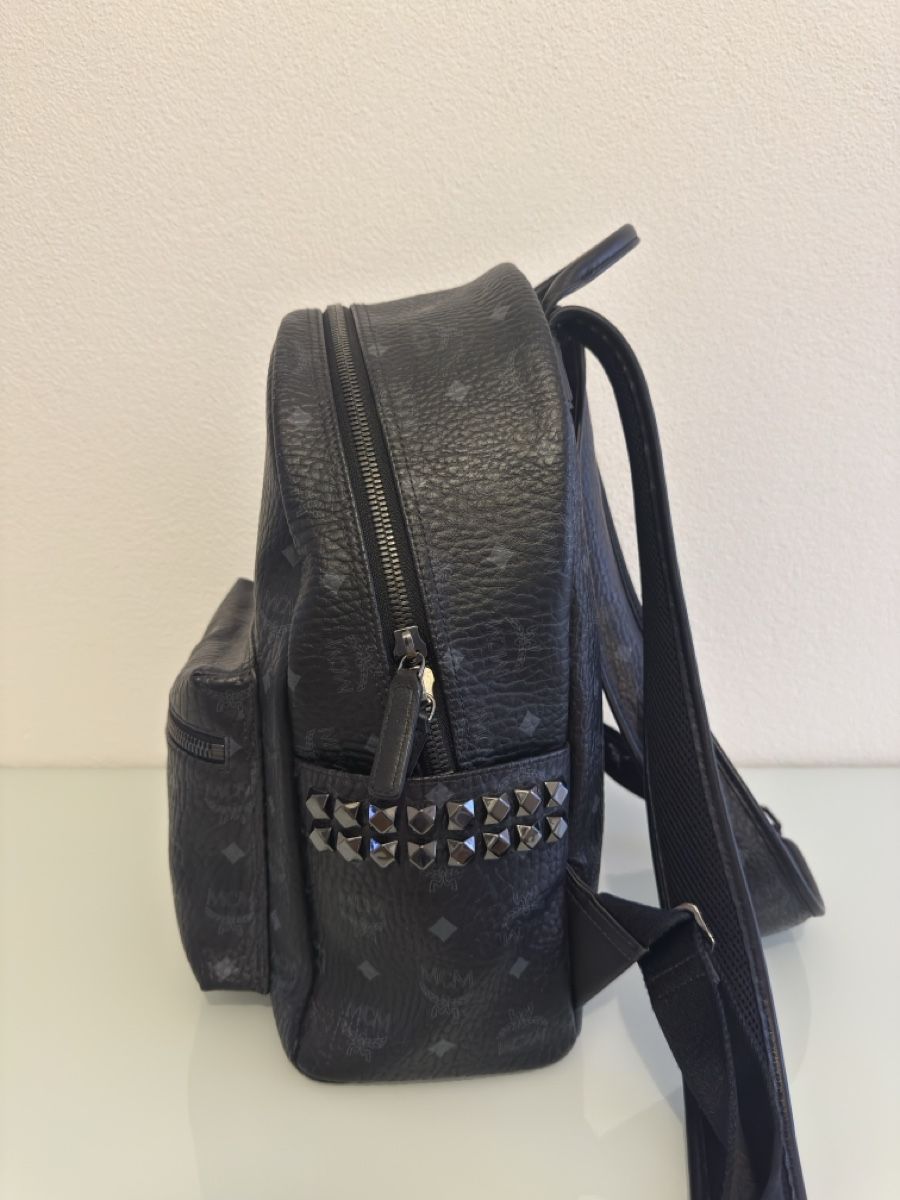 Mcm Zaini: MCM Rucksack Schwarz - Top Zustand! – Nuovo (secondo la descrizione) da Staad SG venduto da ha.al 2