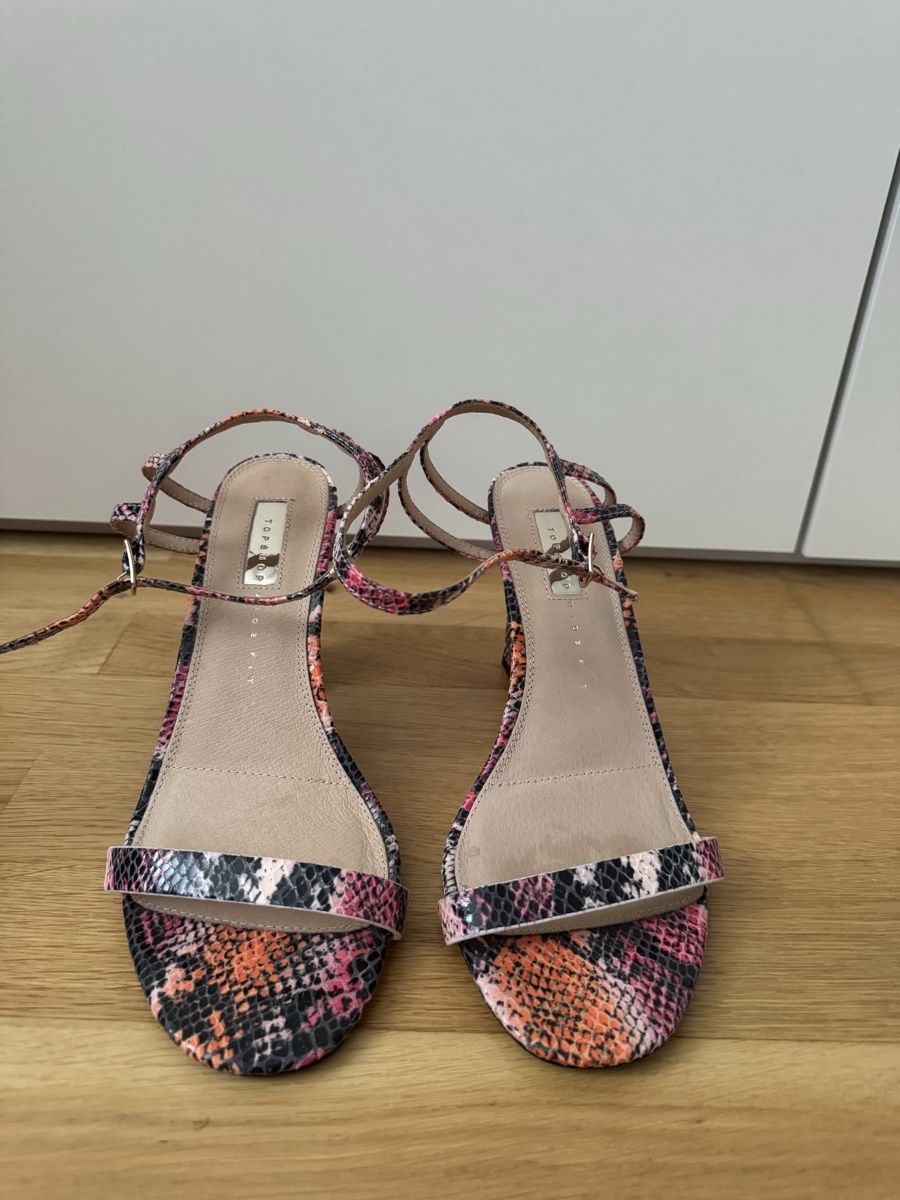Damenschuhe: Sandalen Grösse 40 – Gebraucht aus Gossau SG von mar_w66h 1