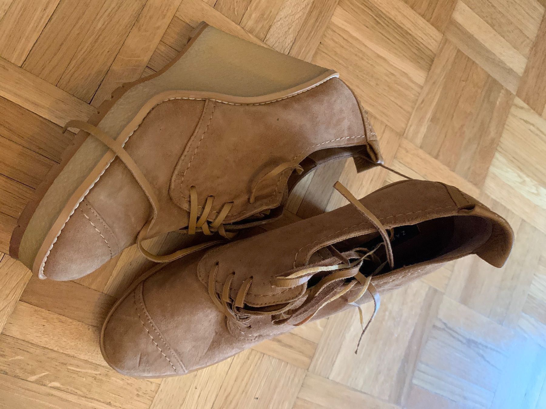 Zara Damenschuhe: Zara suede wedge short boots, size 39, new – Gebraucht aus Zürich von EShopping81 1