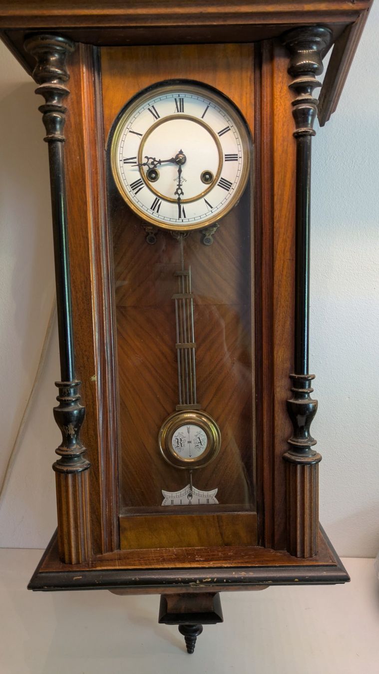 Stand- & Wanduhren: Alte Pendule/Wanduhr – Defekt aus Ligornetto von Ligornetto 1