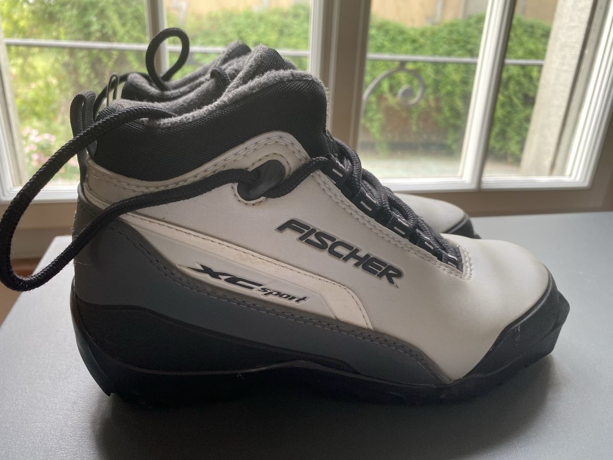 Fischer Scarpe da uomo: Langlauf Schuhe Fischer Gr 37 – Usato da Basel venduto da orki07