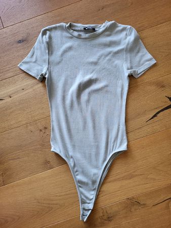 Body manches courtes léger taille S pour l'été ☀️