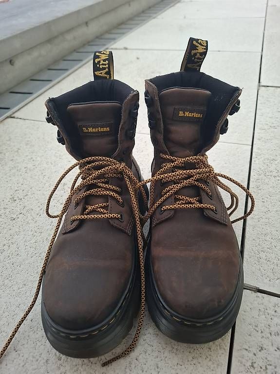 Chaussures femmes: Dr. Martens Damenschuh – D'occasion à Dietikon par Liinushkaaa