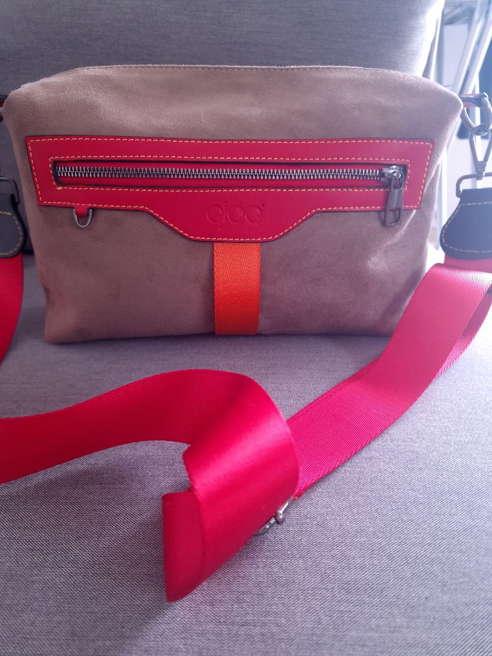 Taschen für Damen: New Crossbody Bag-Vegan material – Neu (gemäss Beschreibung) aus Zürich von yam_rct6