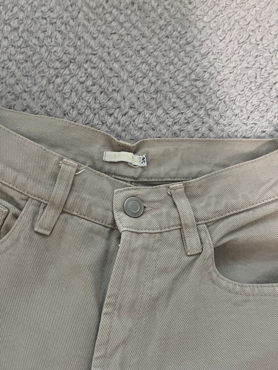 Brandy Melville Jeans: beige brandy melville jeans – Usato da Füllinsdorf venduto da si.ja.35 1