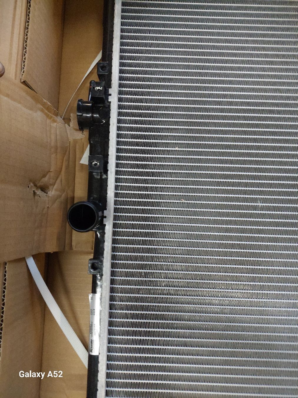Mitsubishi Toutes les pièces auto: Radiateur Mitsubishi galant III – Neuf avec emballage d'origine à Thierrens par Tbox 1