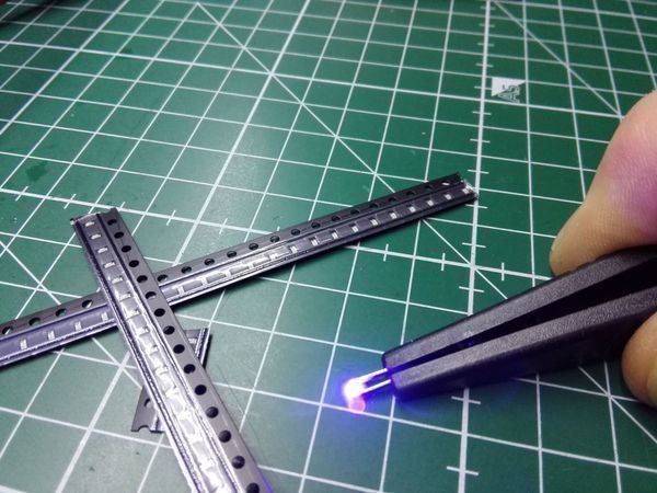 Componenti elettronici: LED SMD 0603, purple 20Stk – Nuovo (secondo la descrizione) da Luzern venduto da Salefactory