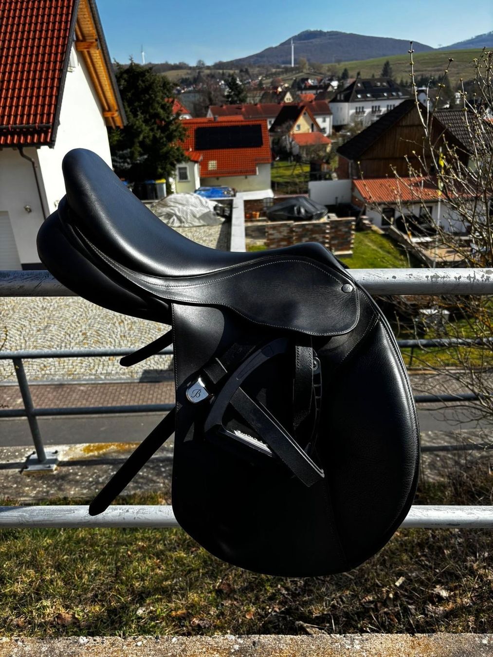 Sattel & Sattelzubehör: Springsattel Bates Modell Caprilli Close Contact – Gebraucht aus Affeltrangen von nic_7bbw 1
