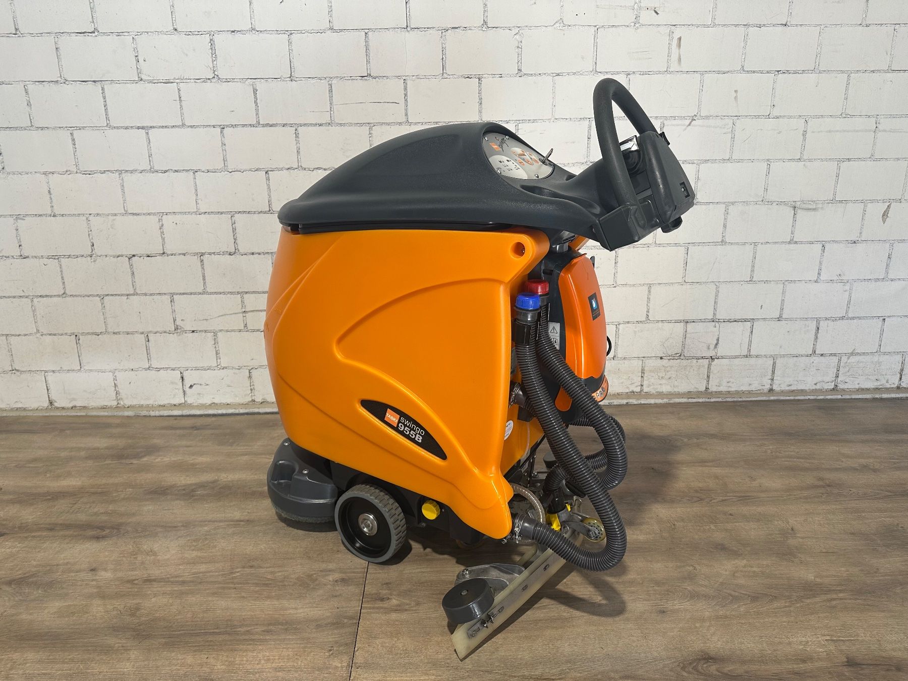 Kärcher Tutte le macchine: Taski Swingo 955B Neue Batterien – Usato da Bettwiesen venduto da chili1