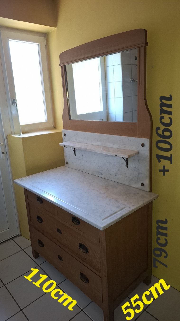 Commodes: Alte Kommode mit Marmorplatte und Spiegel – D'occasion à Lengnau BE par Mzno70