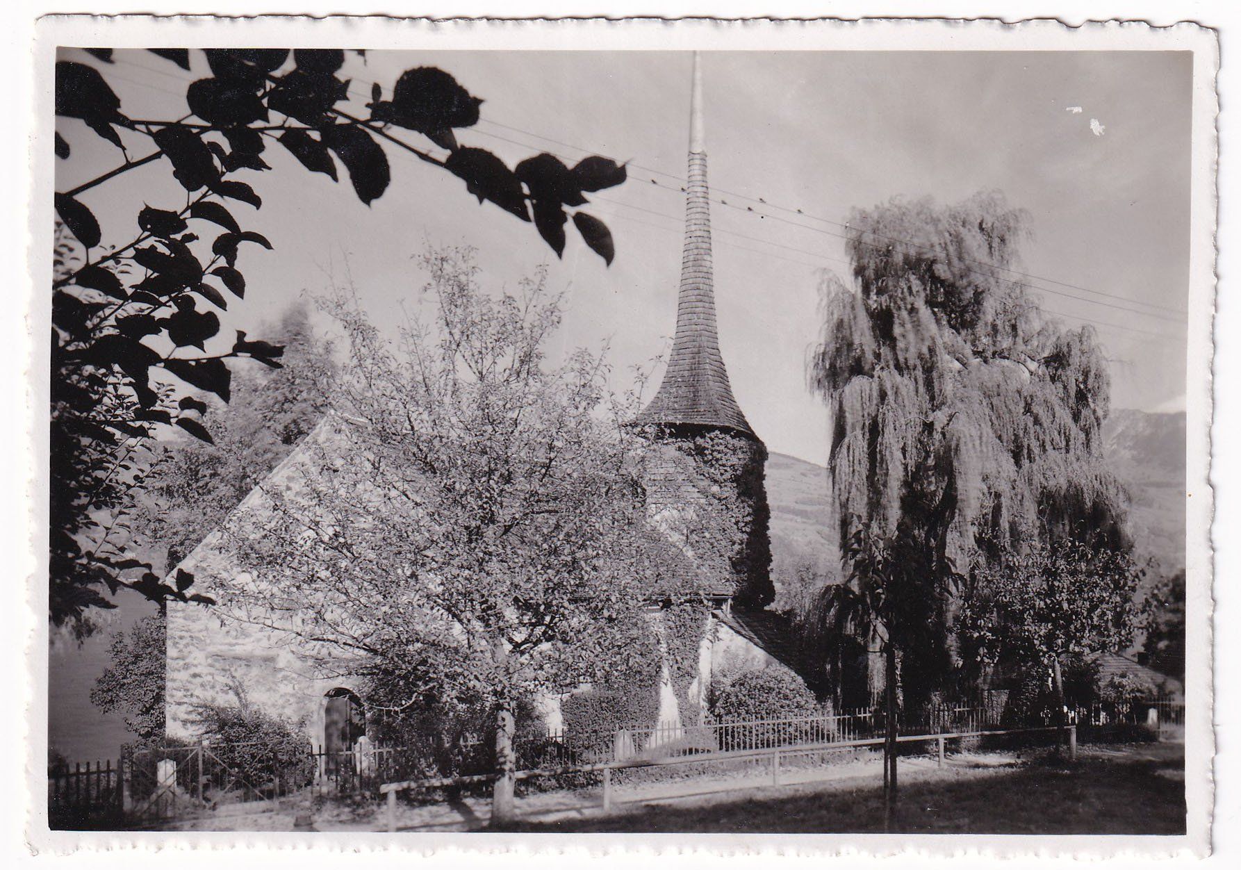 Ansichtskarten: Kirche Einigen – Defekt aus Cormoret von Pascalll2001