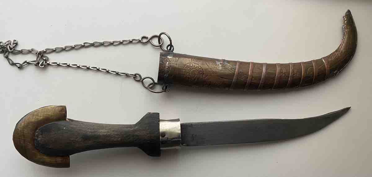 Posate: Antikes Deko Messer mit Scheide und Kette – Usato da Allschwil venduto da Deal_Tiger99 4