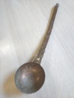 Louche en cuivre martelé artisanale pour chaudron