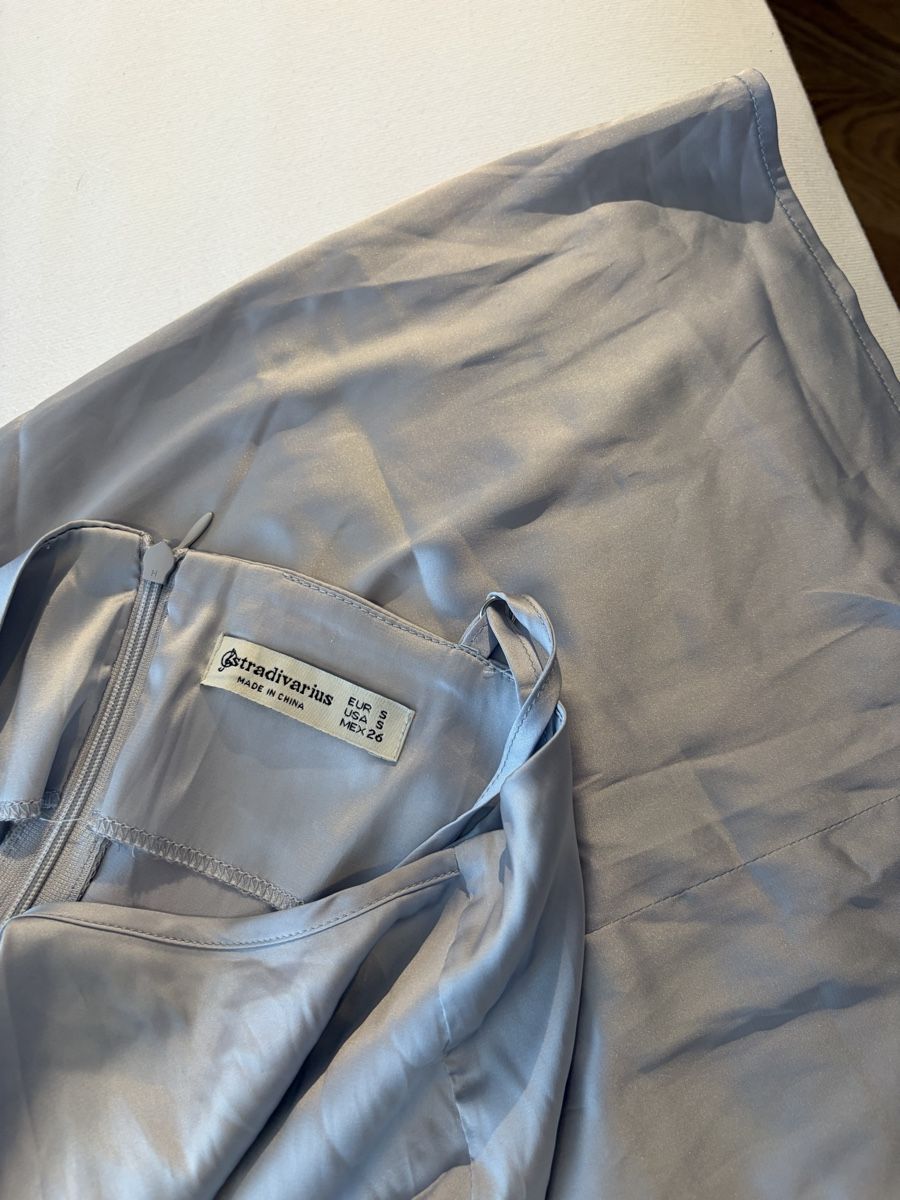 Stradivarius Vestiti: Robe courte bleu clair argentée  – Nuovo (secondo la descrizione) da Pully venduto da ari_78pk 5