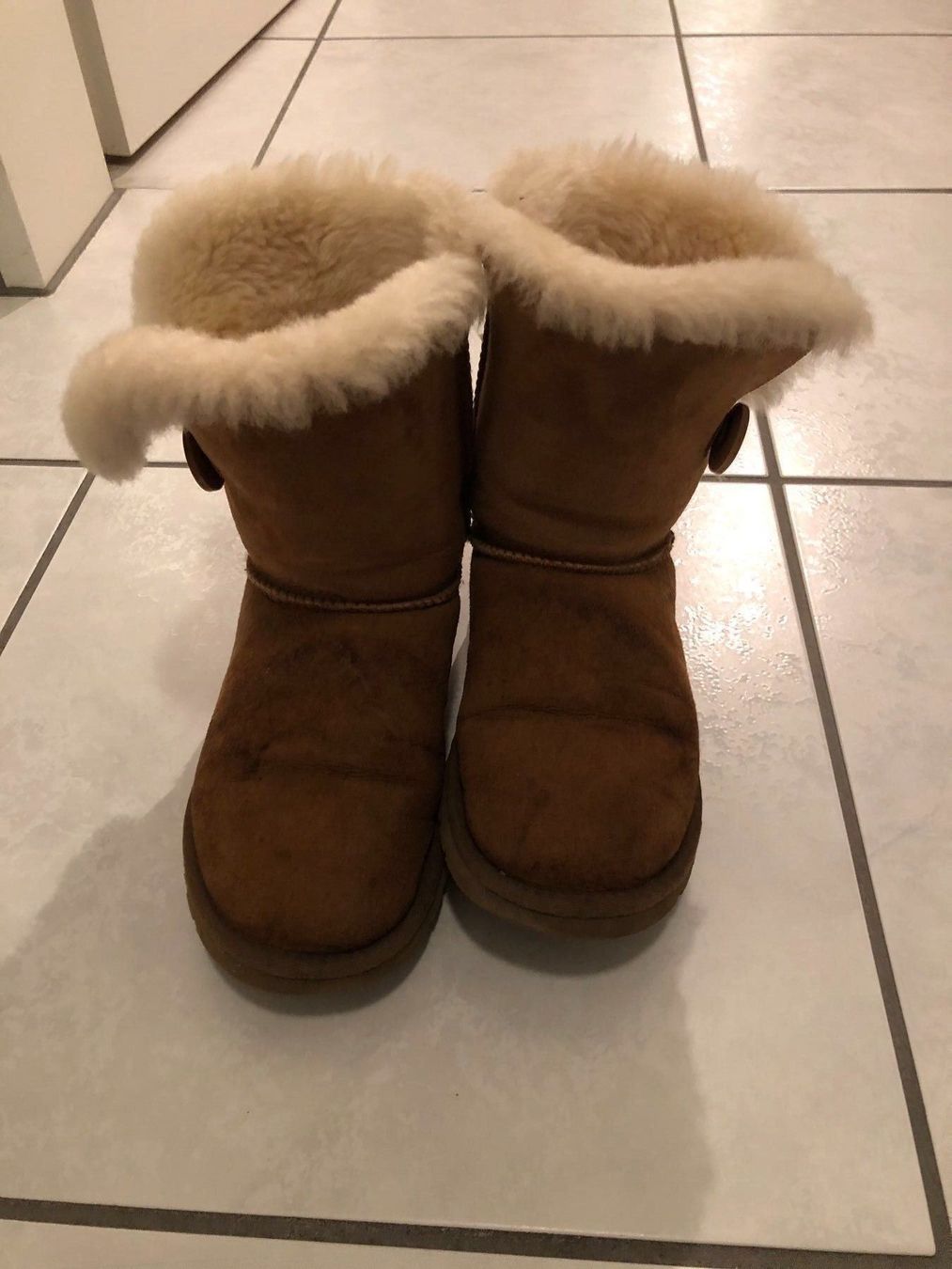 Scarpe da donna: UGG Schuhe Stiefel Damen Grösse 37 – Usato da Kloten venduto da skit87