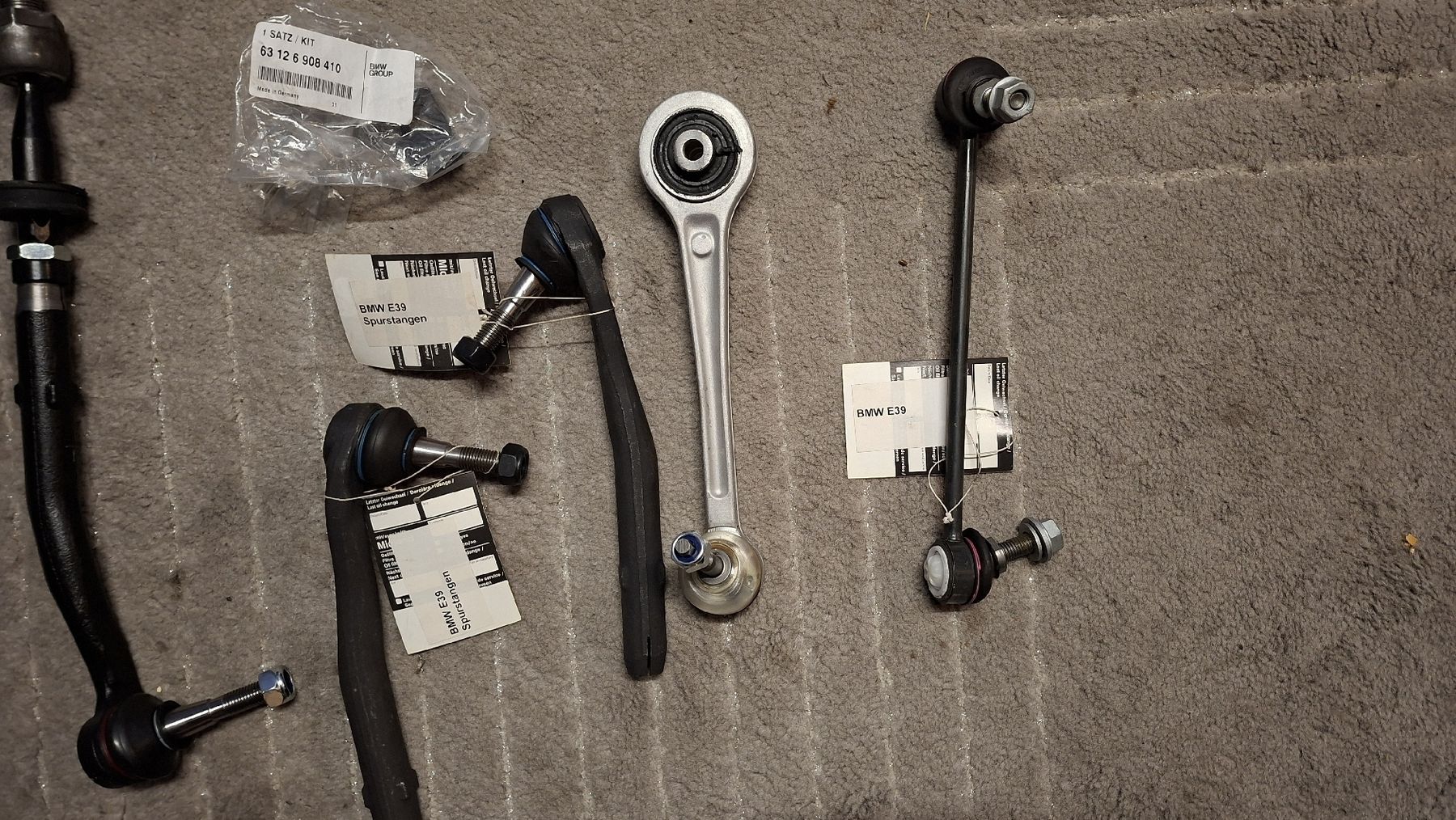 BMW Tutti pezzi di ricambio auto: BMW E39 Teile (Neuteile) – Nuovo e nell'imballaggio originale da Seftigen venduto da 9-10-100-77 3